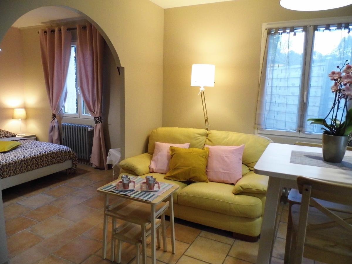 Appartements Dans Villa Privee Avec Piscine, Jardin, Parking Clos, Wifi, Climatisation Meyreuil Exterior foto